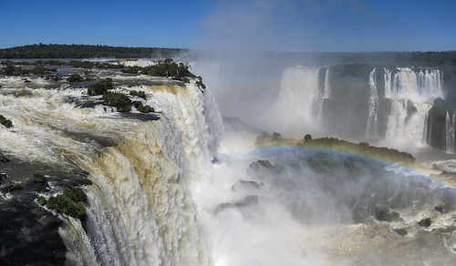 Foz do Iguaçu: vue sur la Garganta del Diablo depuis la tour d'observation