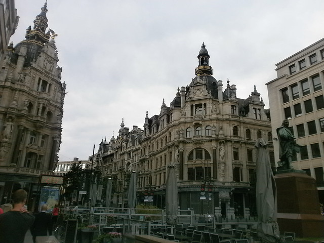 Día 11. Amberes y llegada a Brujas. - Waffles, Beers, Friteries and Coffee Shops. (3)