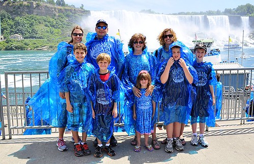 maid of the mist group_thumb[2]