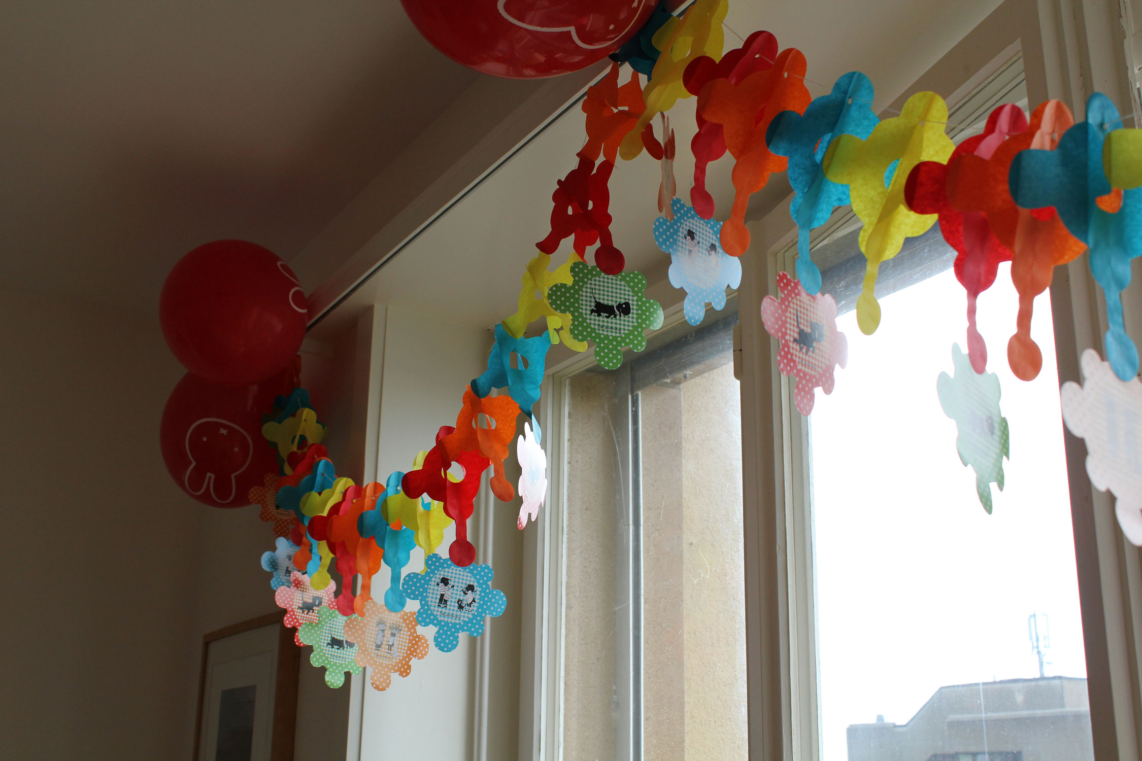 vee-1year-party-decorations