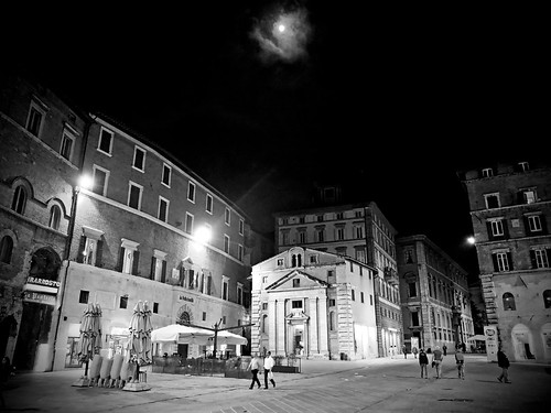 #26/365 Perugia di notte by Jacopo Reggiani