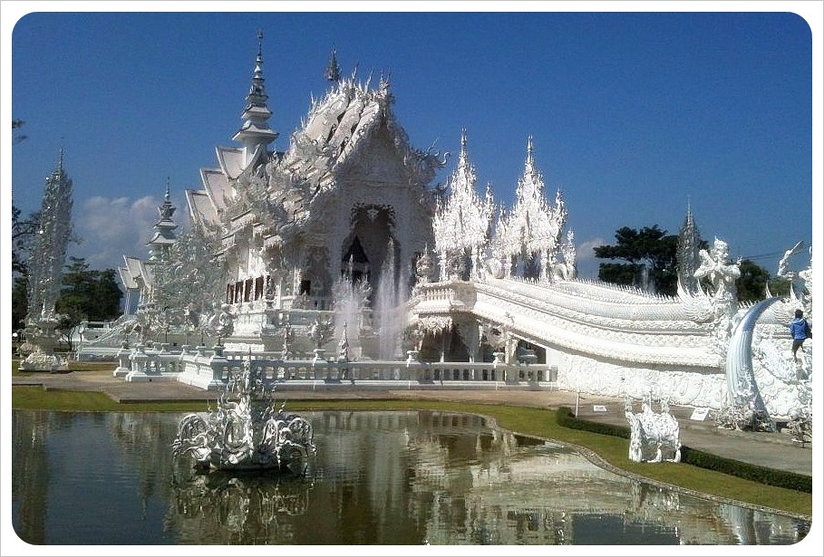 white temple in chiang rai