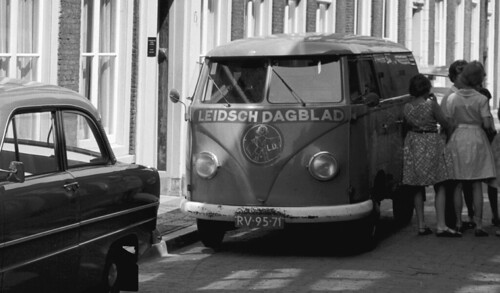 RV-95-71 Volkswagen Transporter "Leidsch Dagblad"