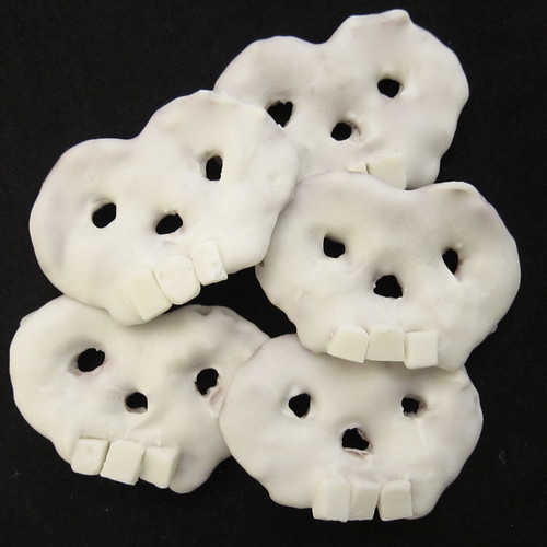 Iron Craft Challenge #20 - Chocolate Covered Pretzel Skulls