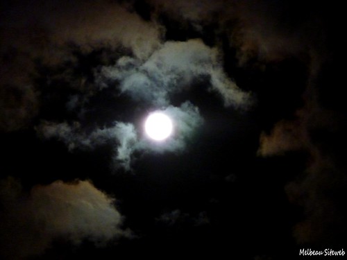 Lune & nuages