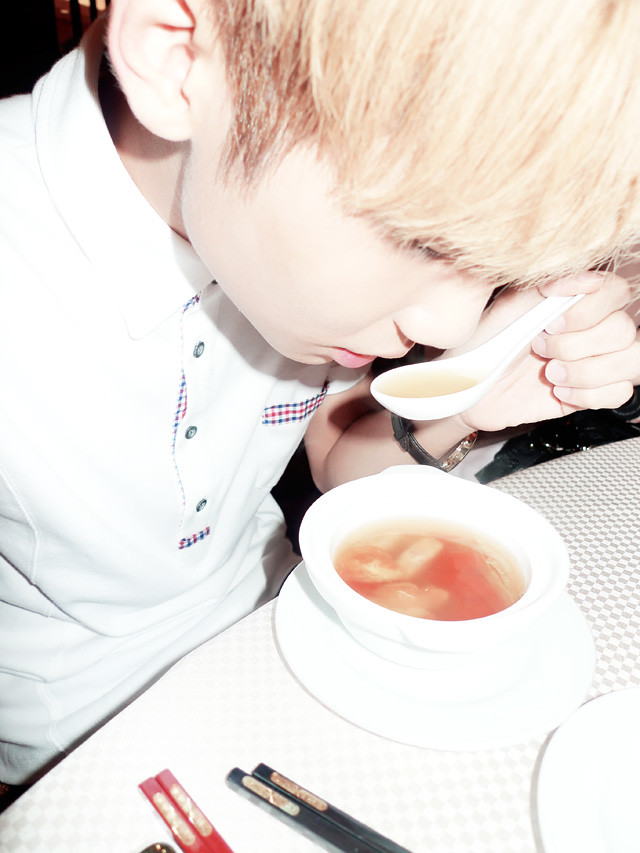 typicalben drinking soup at genting