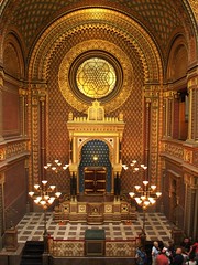 The Synagogues of Europe