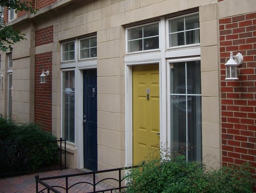 Private Entrances To Market Common Apartments (cropped)
