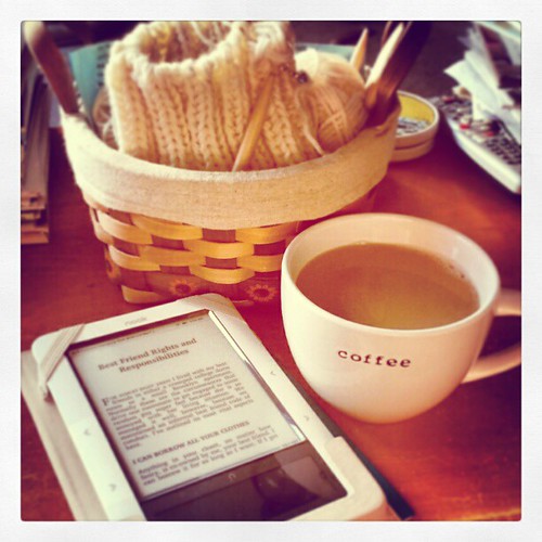Good Sunday Morning! #coffee #knitting #nook @mindykaling #relax #lazyday