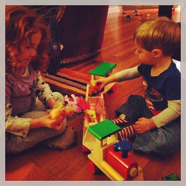 Day 8: Something that starts w T:  A train. Obvs. Great for both ponies and dinosaurs! #siblings #happy #choochoo  #fmsphotoaday #latergram