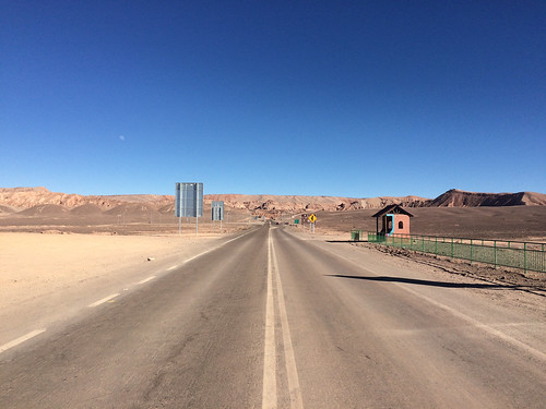 Le désert d'Atacama:  la ruta del desierto. La route du désert et de la Valle de la Muerte.