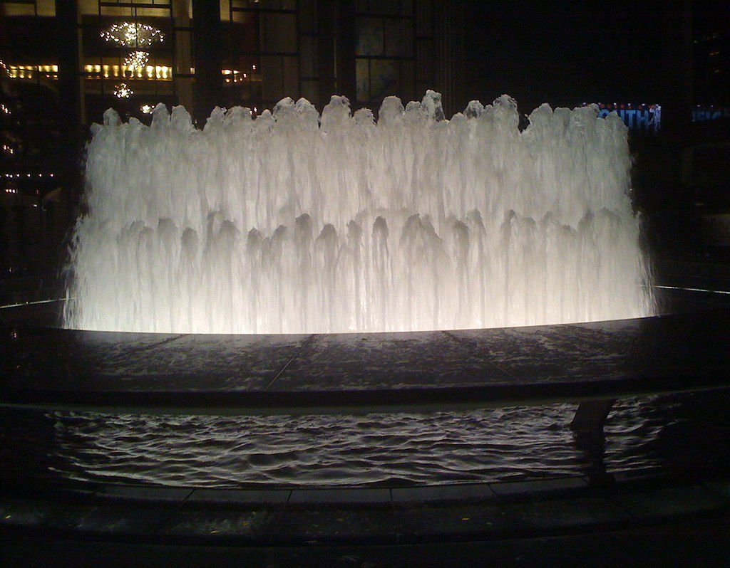 2010-Jan-Fountain at Lincoln Center in January