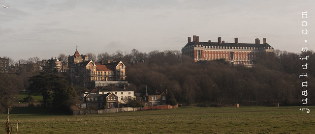 Stately Homes along The Thames