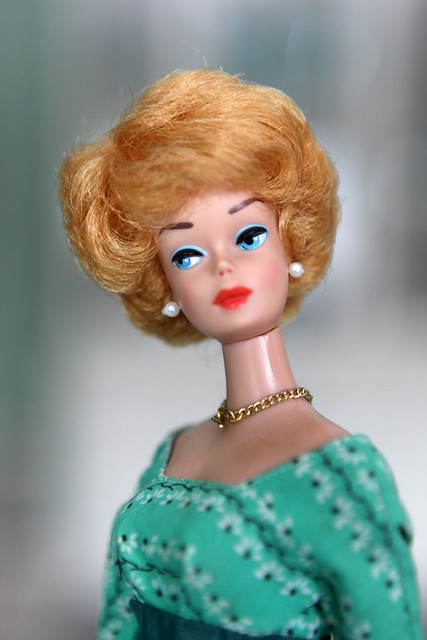 Early 1960s Bubble Hairstyle | Barbie, Old Barbie Dolls, Barbie Dolls