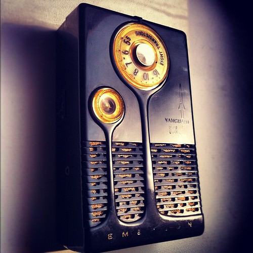 Emerson 888 Vanguard - 1958 transistor radio, grandpa's favorite gadget. #neoretrogizmos
