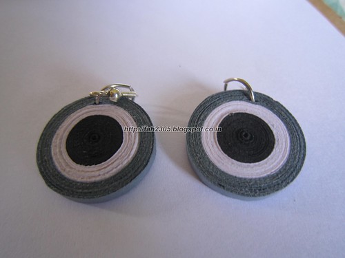 Handmade Jewelry - Paper Disk Earrings (BWG) (1) by fah2305