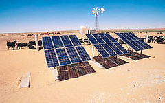 太陽能光電板(攝影：Michel Gunther，出處：WWF-Canon)