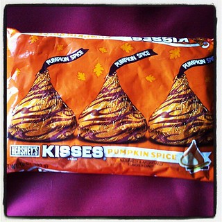 The best! #hershey #kisses #pumpkin #spice #fall #candy #yumo