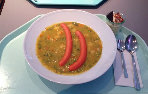 Erbseneintopf mit Wiener Würstchen / Pea stew with vienna sausages