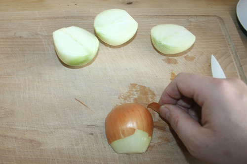 16 - Zwiebel schälen / Peel onions