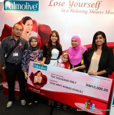 Gambar Siti Saleha di Majlis Lucky Winner Shopping Spree