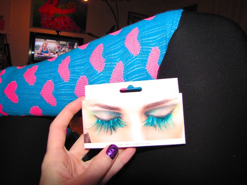 teal feathered eyelashes, in the box