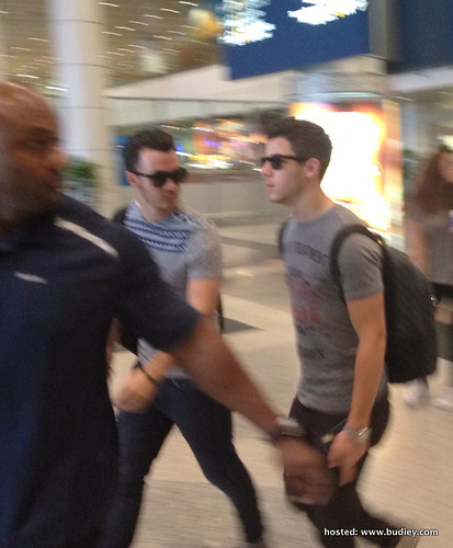 Photos Jonas Brothers Arrived At Klia