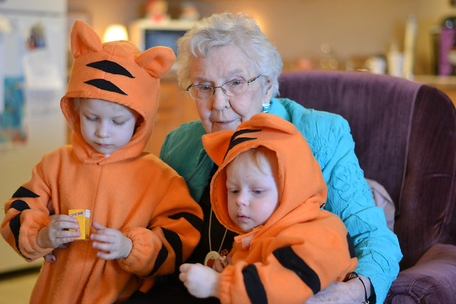 Eisley & Violet with Great Grandma Sander