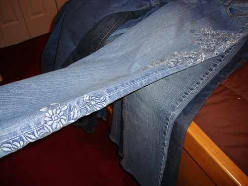 again, loving the embroidery on these jeans