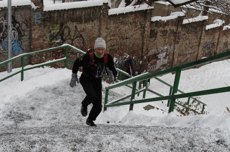 Zpestřete si zimní tréninkovou rutinu vybíháním schodů