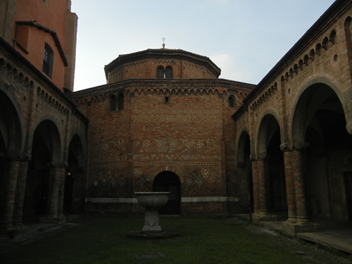 DSCN4889 _ Basilica Santuario Santo Stefano, Bologna, 18 October