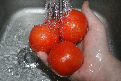 19 - Tomaten waschen / Clean tomatoes