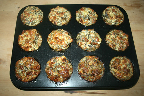 50 - Ricotta-Muffins mit Kartoffeln, Pinienkernen & Pak Choi / Ricotta muffins with potatoes, pine nuts & pak choi - Fertig gebacken