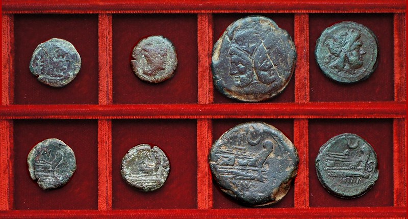 RRC 136 AV Aurelia bronzes, RRC 137 crescent bronzes, Ahala collection, coins of the Roman Republic