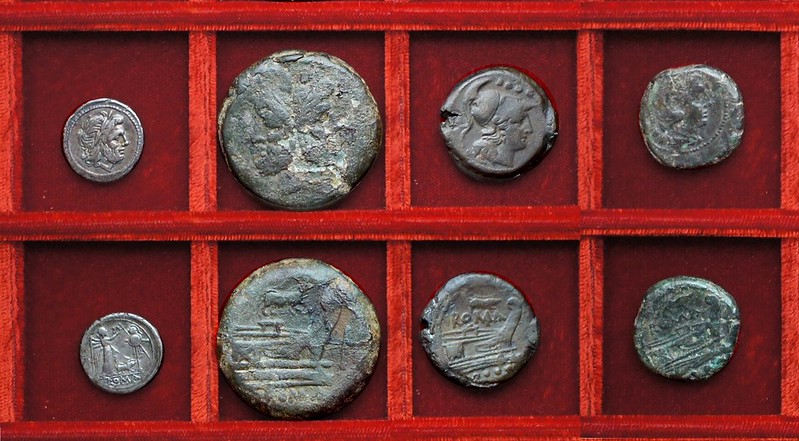RRC 121 sow victoriatus and bronzes, Ahala collection, coins of the Roman Republic