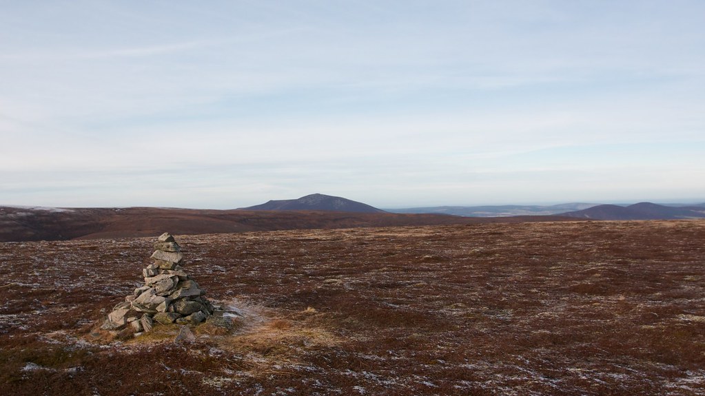 Beinn Rinnes and Cook's Cairn