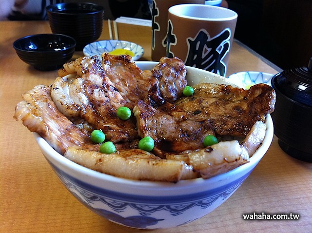 帯広名物：元祖 豚丼のぱんちょう