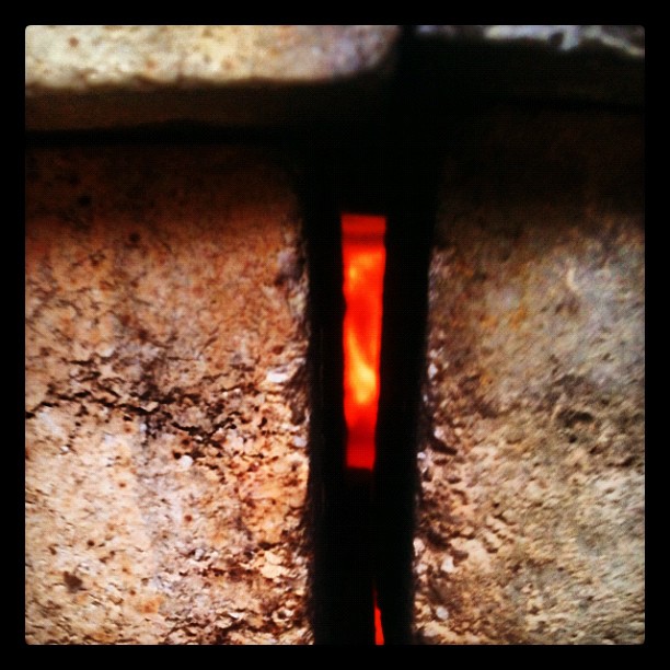 Wood firing, cracks in the kiln.