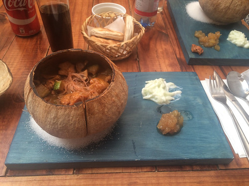 San Pedro de Atacama: poulet au curry et nouilles de riz. Un délice !