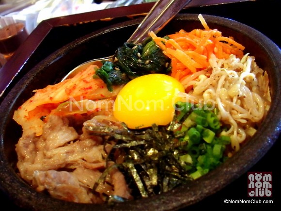 Beef and Kimchi Rice in Stone Pot (P245)