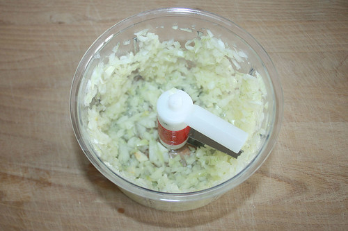 11 - Zwiebel zerkleinern / Mince onion