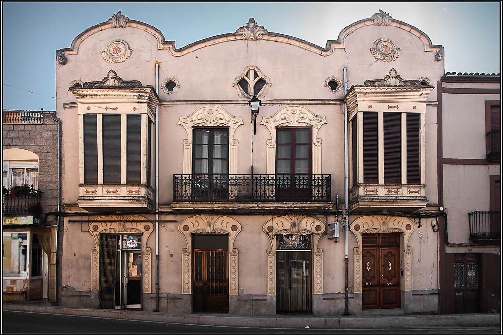 Edificio de 1910 - Alcañices (Zamora)