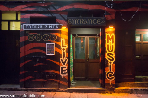 The City Of Dublin At Night: Live Music In Temple Bar by infomatique