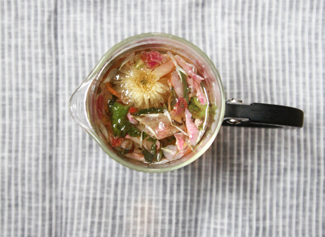 tea no. 104  - chrysanthemum, white tea, and rose petals - chambre de sucre