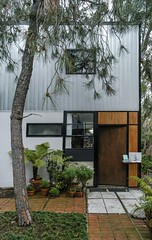 Charles and Ray Eames. Case Study House 8