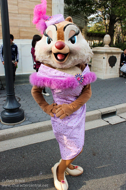 Characters arrive in American Waterfront