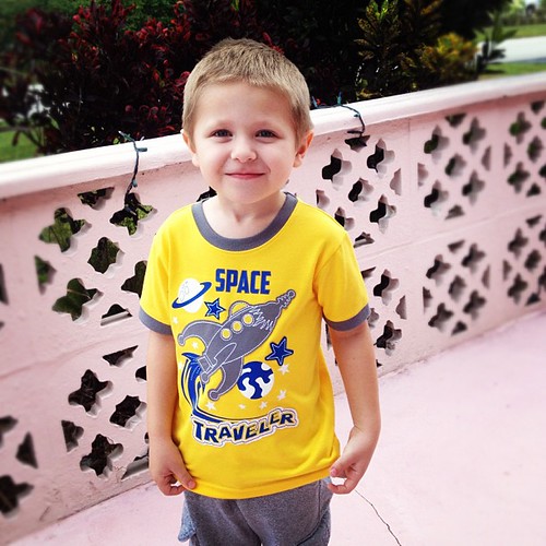 Z looks good in yellow! Thank you Aunt Amy for the awesome shirt! :) @azachofsky