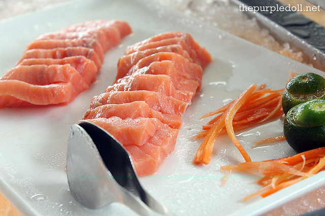 17 Salmon Sashimi