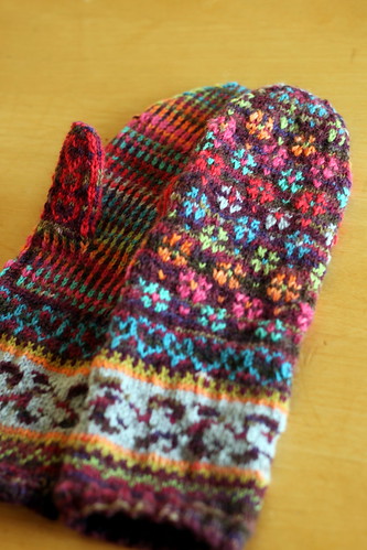 finished: grandmas mittens.
