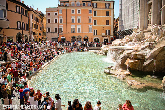 Toss a coin in Trevi Fountain When in Rome Day 1 | What to do and see in Rome in 48 hours | Travel Photography